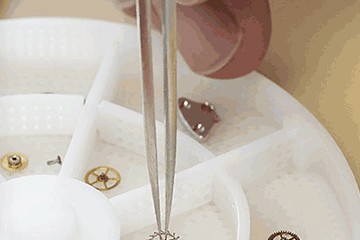 换沈阳卡地亚手表电池